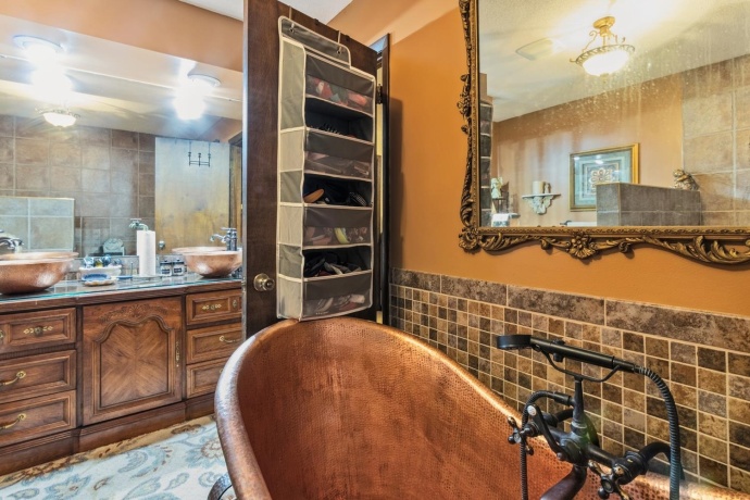 1934 Philip, DIXON, Illinois 61021, 4 Bedrooms Bedrooms, ,2 BathroomsBathrooms,House,For Sale,Philip,202601053