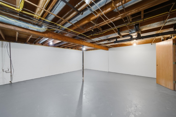 1934 Philip, DIXON, Illinois 61021, 4 Bedrooms Bedrooms, ,2 BathroomsBathrooms,House,For Sale,Philip,202601053