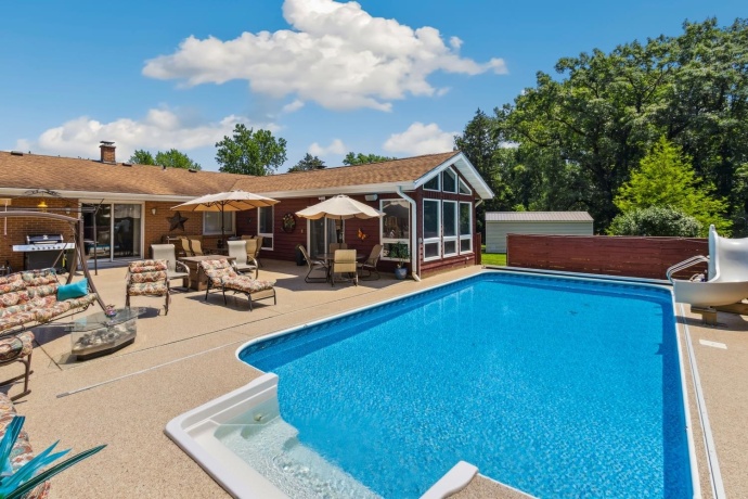 1934 Philip, DIXON, Illinois 61021, 4 Bedrooms Bedrooms, ,2 BathroomsBathrooms,House,For Sale,Philip,202601053