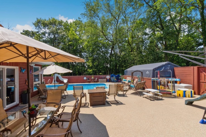 1934 Philip, DIXON, Illinois 61021, 4 Bedrooms Bedrooms, ,2 BathroomsBathrooms,House,For Sale,Philip,202601053