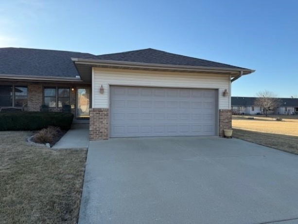 223 A Oakwood, Oglesby, Illinois 61348, 2 Bedrooms Bedrooms, ,2 BathroomsBathrooms,Condominium,For Sale,Oakwood,202601056