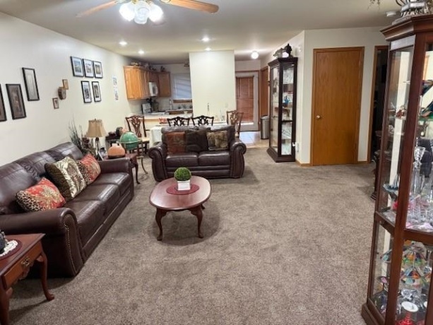 223 A Oakwood, Oglesby, Illinois 61348, 2 Bedrooms Bedrooms, ,2 BathroomsBathrooms,Condominium,For Sale,Oakwood,202601056