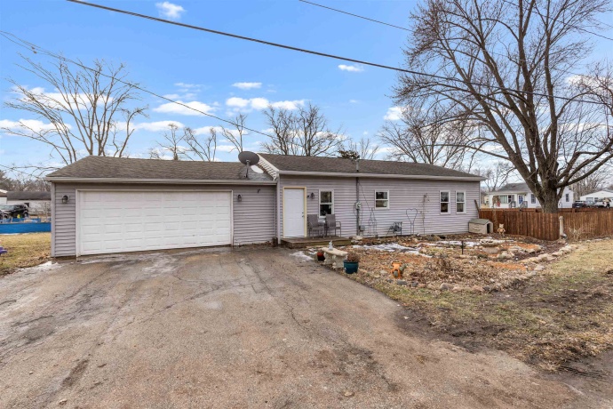 701 Salmon, SOUTH BELOIT, Illinois 61080, 3 Bedrooms Bedrooms, ,1 BathroomBathrooms,House,For Sale,Salmon,202600865