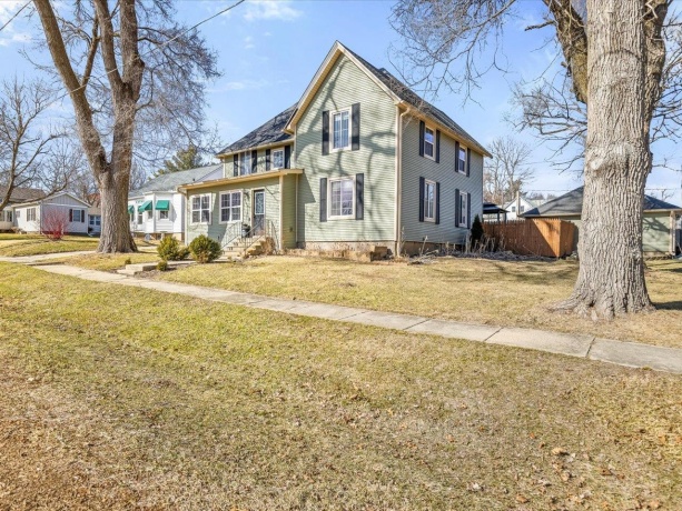 501 Howard, DURAND, Illinois 61024, 3 Bedrooms Bedrooms, ,2 BathroomsBathrooms,House,For Sale,Howard,202601057