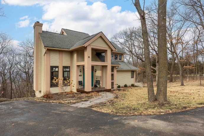 1 Westview, GALENA, Illinois 61036, 4 Bedrooms Bedrooms, ,5 BathroomsBathrooms,House,For Sale,Westview,202601059