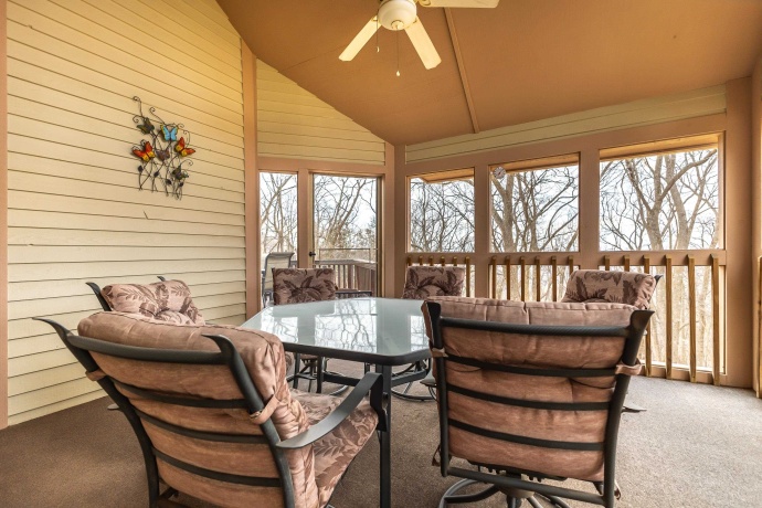 1 Westview, GALENA, Illinois 61036, 4 Bedrooms Bedrooms, ,5 BathroomsBathrooms,House,For Sale,Westview,202601059