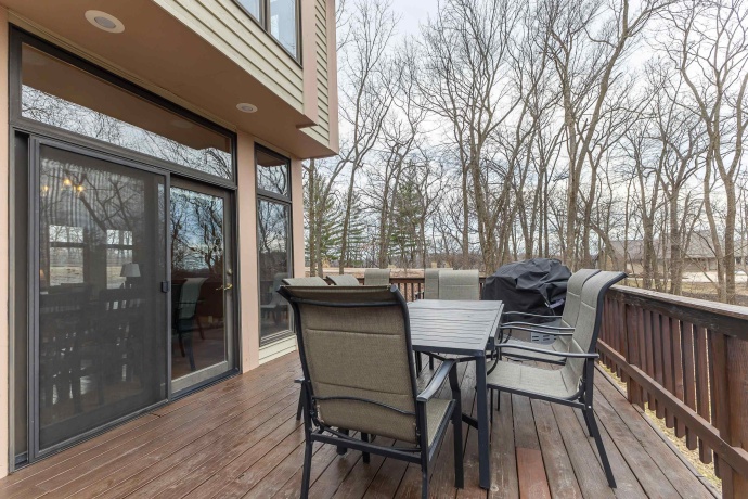 1 Westview, GALENA, Illinois 61036, 4 Bedrooms Bedrooms, ,5 BathroomsBathrooms,House,For Sale,Westview,202601059