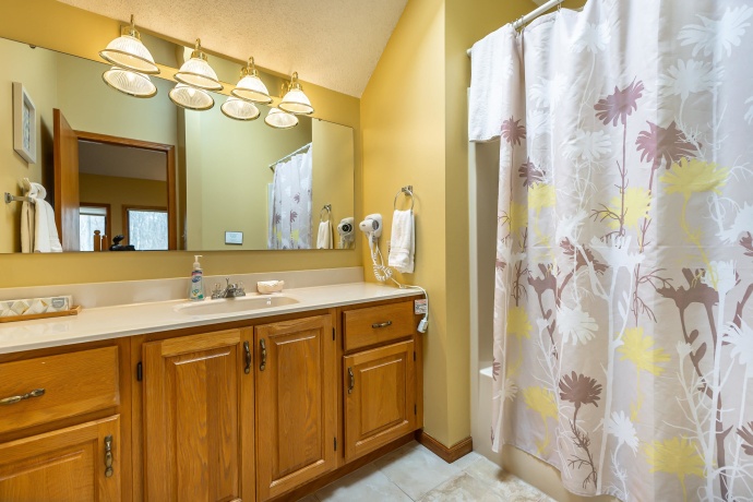 1 Westview, GALENA, Illinois 61036, 4 Bedrooms Bedrooms, ,5 BathroomsBathrooms,House,For Sale,Westview,202601059