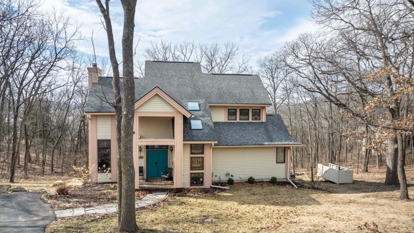 1 Westview, GALENA, Illinois 61036, 4 Bedrooms Bedrooms, ,5 BathroomsBathrooms,House,For Sale,Westview,202601059