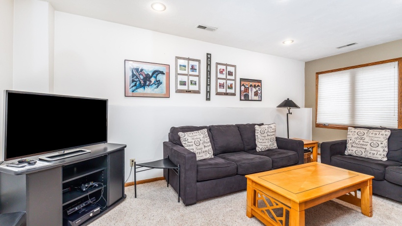 1 Westview, GALENA, Illinois 61036, 4 Bedrooms Bedrooms, ,5 BathroomsBathrooms,House,For Sale,Westview,202601059