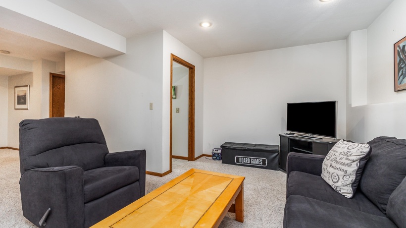 1 Westview, GALENA, Illinois 61036, 4 Bedrooms Bedrooms, ,5 BathroomsBathrooms,House,For Sale,Westview,202601059