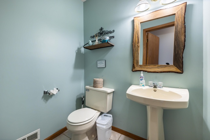 1 Westview, GALENA, Illinois 61036, 4 Bedrooms Bedrooms, ,5 BathroomsBathrooms,House,For Sale,Westview,202601059