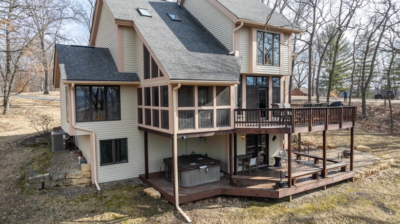 1 Westview, GALENA, Illinois 61036, 4 Bedrooms Bedrooms, ,5 BathroomsBathrooms,House,For Sale,Westview,202601059