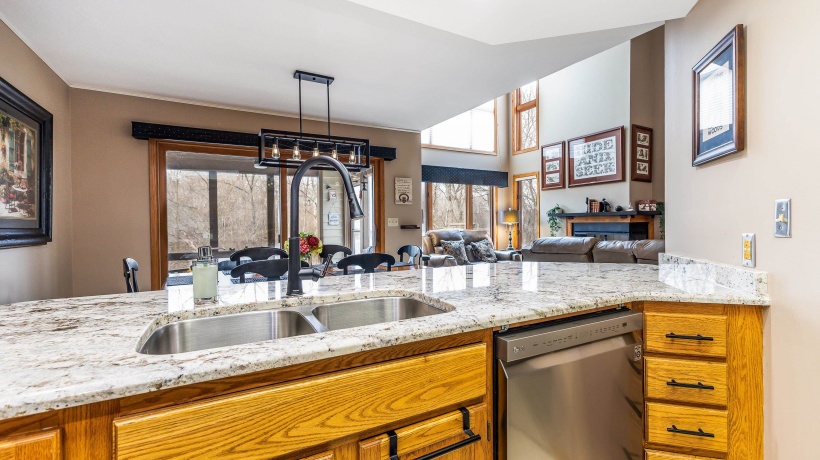 3 Rock Cove, GALENA, Illinois 61036, 3 Bedrooms Bedrooms, ,3 BathroomsBathrooms,Condominium,For Sale,Rock Cove,202601058