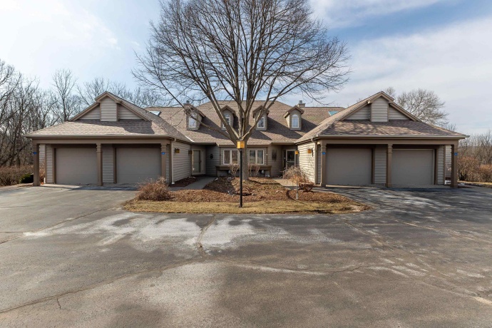 3 Rock Cove, GALENA, Illinois 61036, 3 Bedrooms Bedrooms, ,3 BathroomsBathrooms,Condominium,For Sale,Rock Cove,202601058