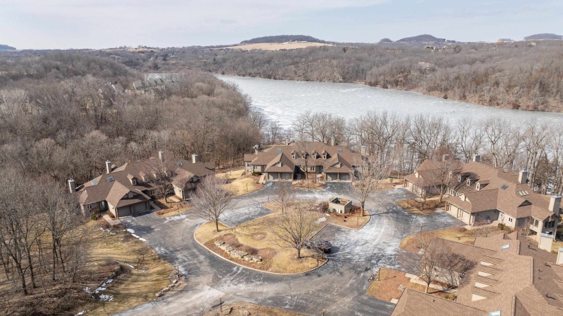 3 Rock Cove, GALENA, Illinois 61036, 3 Bedrooms Bedrooms, ,3 BathroomsBathrooms,Condominium,For Sale,Rock Cove,202601058