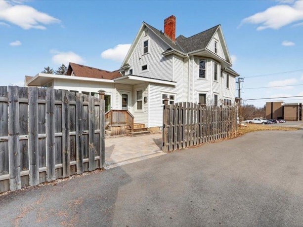 14 HARLEM, FREEPORT, Illinois 61032, 3 Bedrooms Bedrooms, ,1 BathroomBathrooms,House,For Sale,HARLEM,202601070