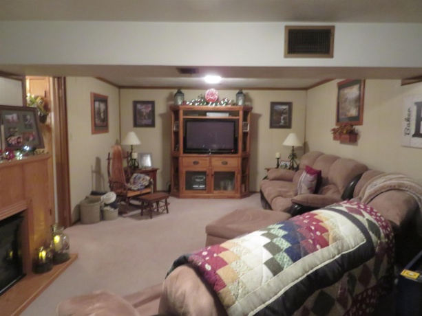 638 Carthage, FREEPORT, Illinois 61032, 3 Bedrooms Bedrooms, ,1 BathroomBathrooms,House,For Sale,Carthage,202601073