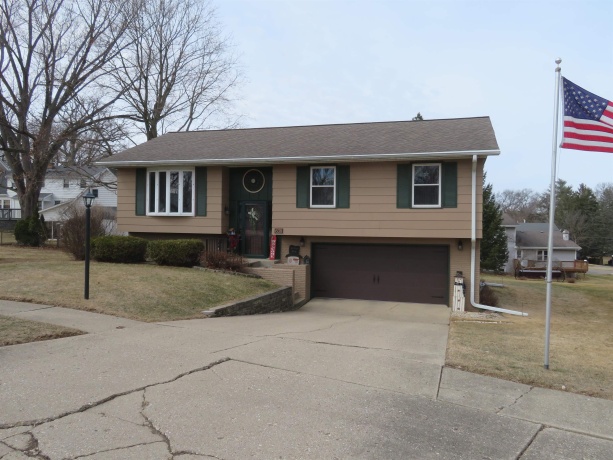 638 Carthage, FREEPORT, Illinois 61032, 3 Bedrooms Bedrooms, ,1 BathroomBathrooms,House,For Sale,Carthage,202601073
