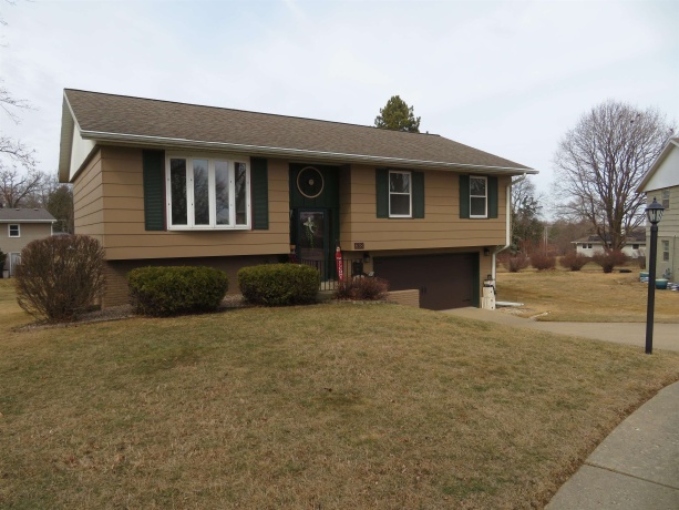 638 Carthage, FREEPORT, Illinois 61032, 3 Bedrooms Bedrooms, ,1 BathroomBathrooms,House,For Sale,Carthage,202601073