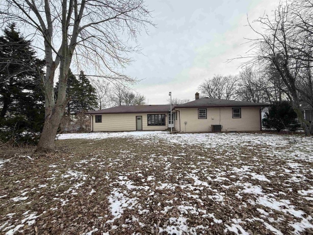 4012 Pleasant Valley, ROCKFORD, Illinois 61114, 3 Bedrooms Bedrooms, ,1 BathroomBathrooms,House,For Sale,Pleasant Valley,202600142