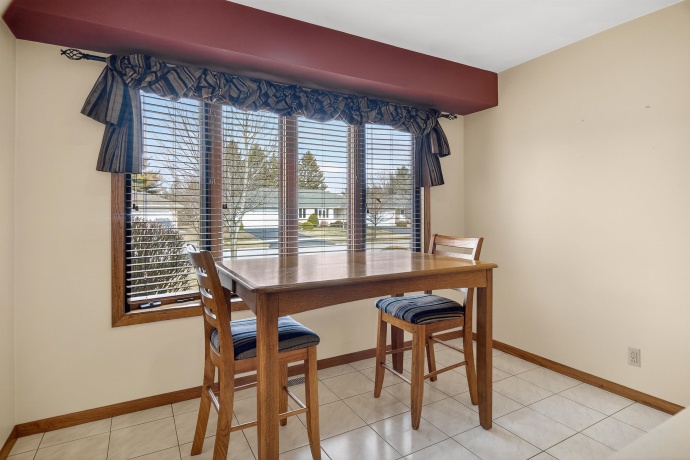 6547 Stonehill, ROCKFORD, Illinois 61108, 2 Bedrooms Bedrooms, ,3 BathroomsBathrooms,Condominium,For Sale,Stonehill,202601077