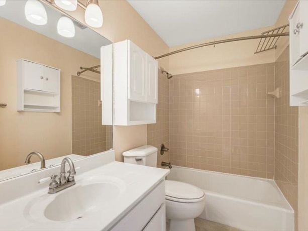 706 Kiwanis, FREEPORT, Illinois 61032, 2 Bedrooms Bedrooms, ,1 BathroomBathrooms,Condominium,For Sale,Kiwanis,202601079