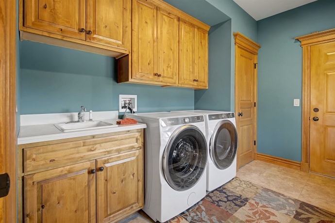 1 Hoffman, ELIZABETH, Illinois 61028, 5 Bedrooms Bedrooms, ,5 BathroomsBathrooms,House,For Sale,Hoffman,202601084