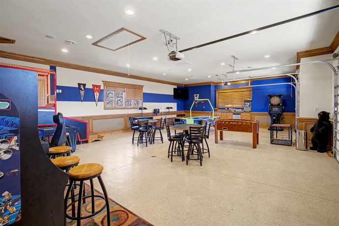 1 Hoffman, ELIZABETH, Illinois 61028, 5 Bedrooms Bedrooms, ,5 BathroomsBathrooms,House,For Sale,Hoffman,202601084