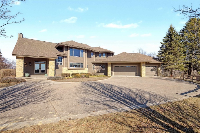 1 Hoffman, ELIZABETH, Illinois 61028, 5 Bedrooms Bedrooms, ,5 BathroomsBathrooms,House,For Sale,Hoffman,202601084