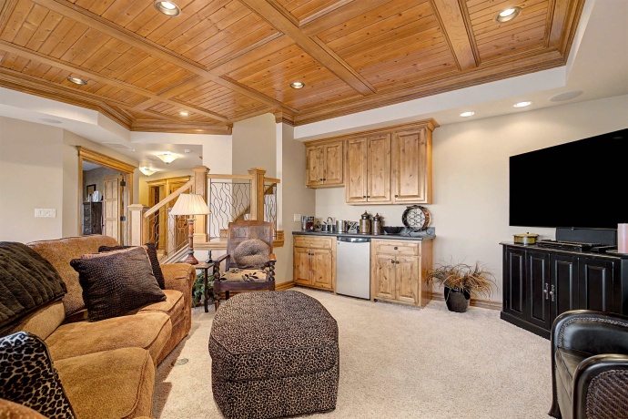 1 Hoffman, ELIZABETH, Illinois 61028, 5 Bedrooms Bedrooms, ,5 BathroomsBathrooms,House,For Sale,Hoffman,202601084