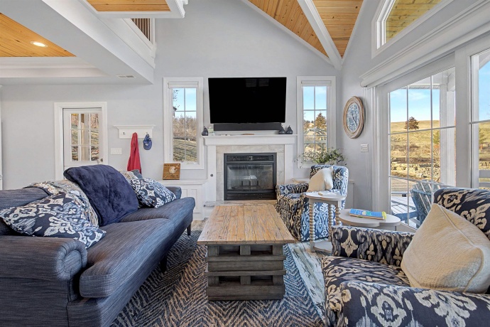 1 Hoffman, ELIZABETH, Illinois 61028, 5 Bedrooms Bedrooms, ,5 BathroomsBathrooms,House,For Sale,Hoffman,202601084