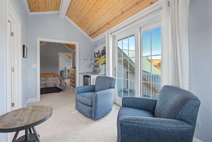 1 Hoffman, ELIZABETH, Illinois 61028, 5 Bedrooms Bedrooms, ,5 BathroomsBathrooms,House,For Sale,Hoffman,202601084