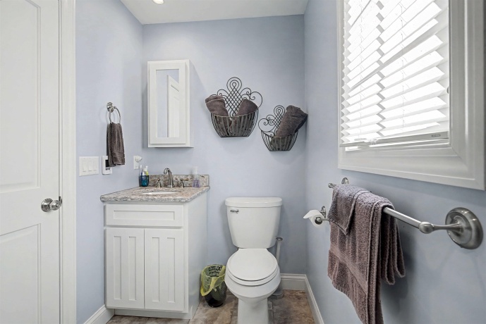 1 Hoffman, ELIZABETH, Illinois 61028, 5 Bedrooms Bedrooms, ,5 BathroomsBathrooms,House,For Sale,Hoffman,202601084