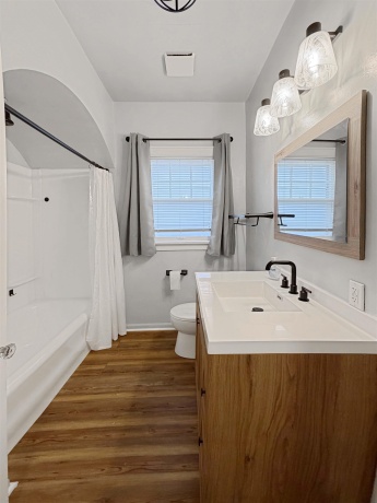 1529 Logan, FREEPORT, Illinois 61032, 2 Bedrooms Bedrooms, ,1 BathroomBathrooms,House,For Sale,Logan,202601085