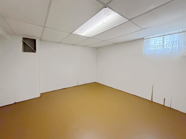 1529 Logan, FREEPORT, Illinois 61032, 2 Bedrooms Bedrooms, ,1 BathroomBathrooms,House,For Sale,Logan,202601085