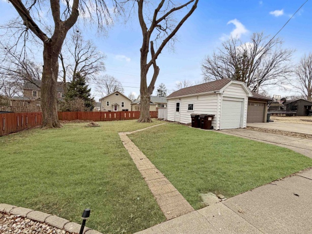 1529 Logan, FREEPORT, Illinois 61032, 2 Bedrooms Bedrooms, ,1 BathroomBathrooms,House,For Sale,Logan,202601085