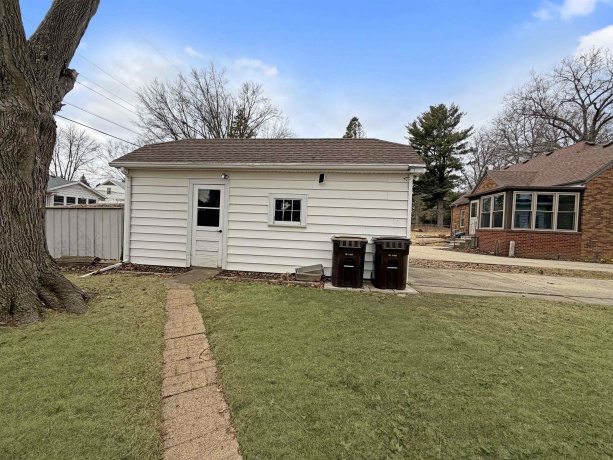 1529 Logan, FREEPORT, Illinois 61032, 2 Bedrooms Bedrooms, ,1 BathroomBathrooms,House,For Sale,Logan,202601085