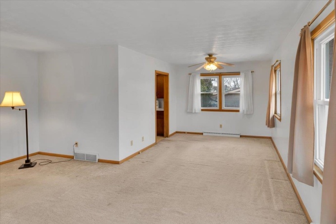 1636 Whitney, BELVIDERE, Illinois 61008, 2 Bedrooms Bedrooms, ,1 BathroomBathrooms,House,For Sale,Whitney,202601090