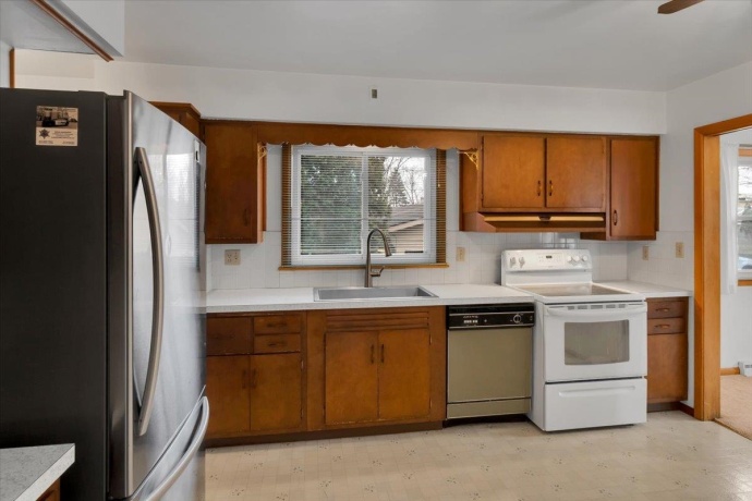 1636 Whitney, BELVIDERE, Illinois 61008, 2 Bedrooms Bedrooms, ,1 BathroomBathrooms,House,For Sale,Whitney,202601090