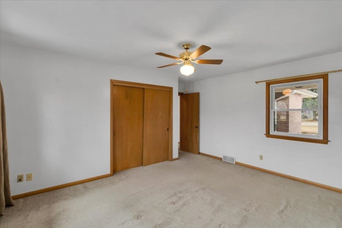 1636 Whitney, BELVIDERE, Illinois 61008, 2 Bedrooms Bedrooms, ,1 BathroomBathrooms,House,For Sale,Whitney,202601090