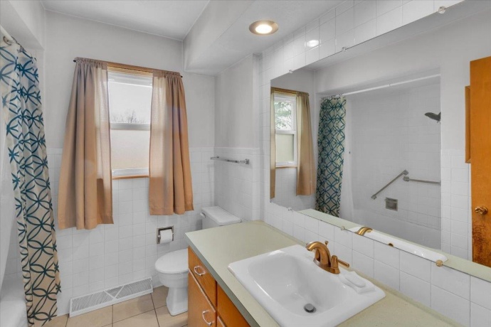 1636 Whitney, BELVIDERE, Illinois 61008, 2 Bedrooms Bedrooms, ,1 BathroomBathrooms,House,For Sale,Whitney,202601090