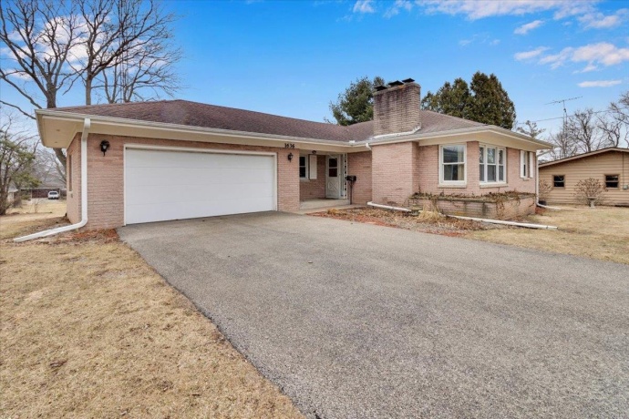 1636 Whitney, BELVIDERE, Illinois 61008, 2 Bedrooms Bedrooms, ,1 BathroomBathrooms,House,For Sale,Whitney,202601090