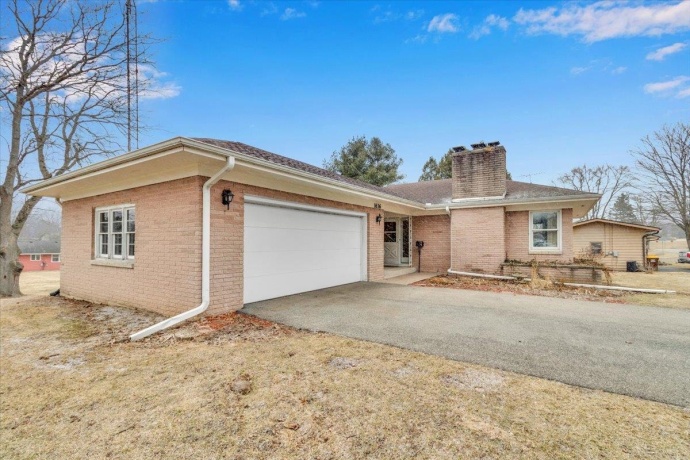 1636 Whitney, BELVIDERE, Illinois 61008, 2 Bedrooms Bedrooms, ,1 BathroomBathrooms,House,For Sale,Whitney,202601090