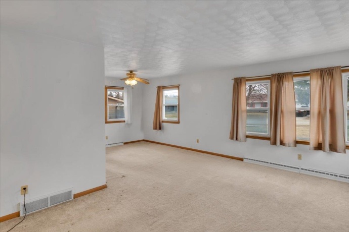 1636 Whitney, BELVIDERE, Illinois 61008, 2 Bedrooms Bedrooms, ,1 BathroomBathrooms,House,For Sale,Whitney,202601090