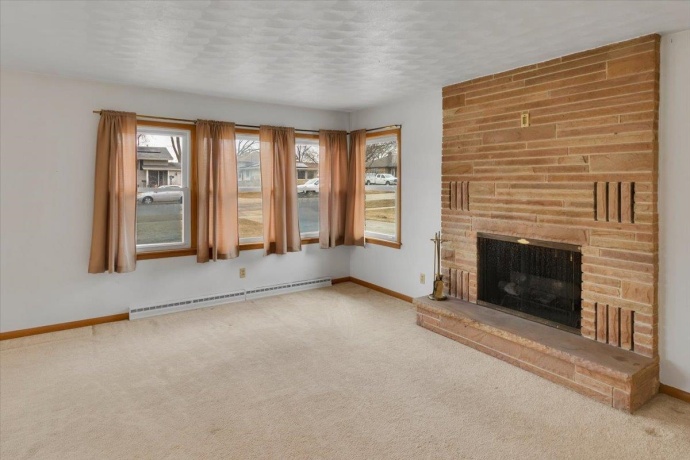 1636 Whitney, BELVIDERE, Illinois 61008, 2 Bedrooms Bedrooms, ,1 BathroomBathrooms,House,For Sale,Whitney,202601090