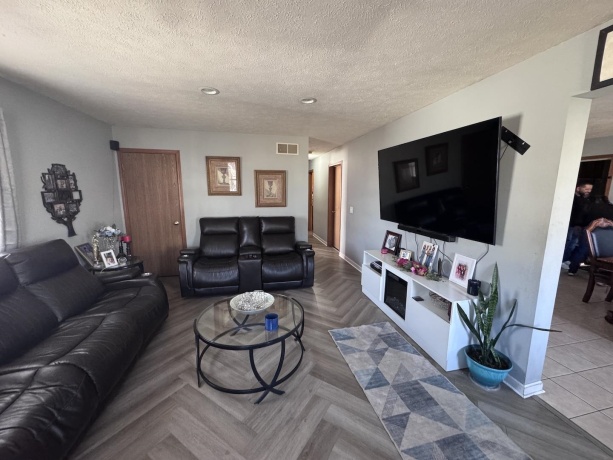 2964 16th, ROCKFORD, Illinois 61109, 3 Bedrooms Bedrooms, ,1 BathroomBathrooms,House,For Sale,16th,202601098