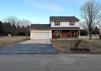 102 Windward, ROCHELLE, Illinois 61068, 3 Bedrooms Bedrooms, ,2 BathroomsBathrooms,House,For Sale,Windward,202601100