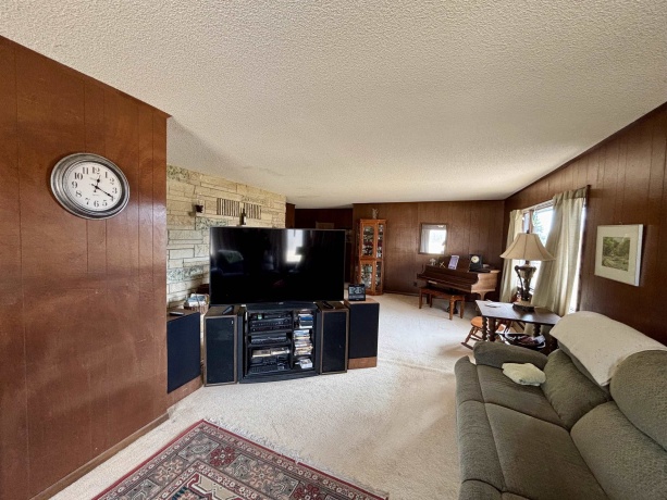 18280 IL Route 84, SAVANNA, Illinois 61074, 5 Bedrooms Bedrooms, ,2 BathroomsBathrooms,House,For Sale,IL Route 84,202601106