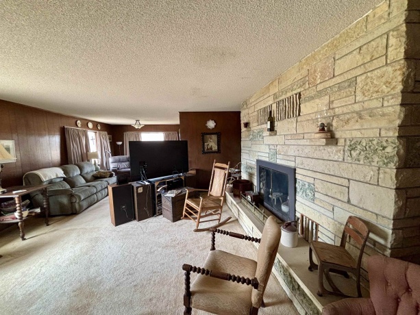 18280 IL Route 84, SAVANNA, Illinois 61074, 5 Bedrooms Bedrooms, ,2 BathroomsBathrooms,House,For Sale,IL Route 84,202601106